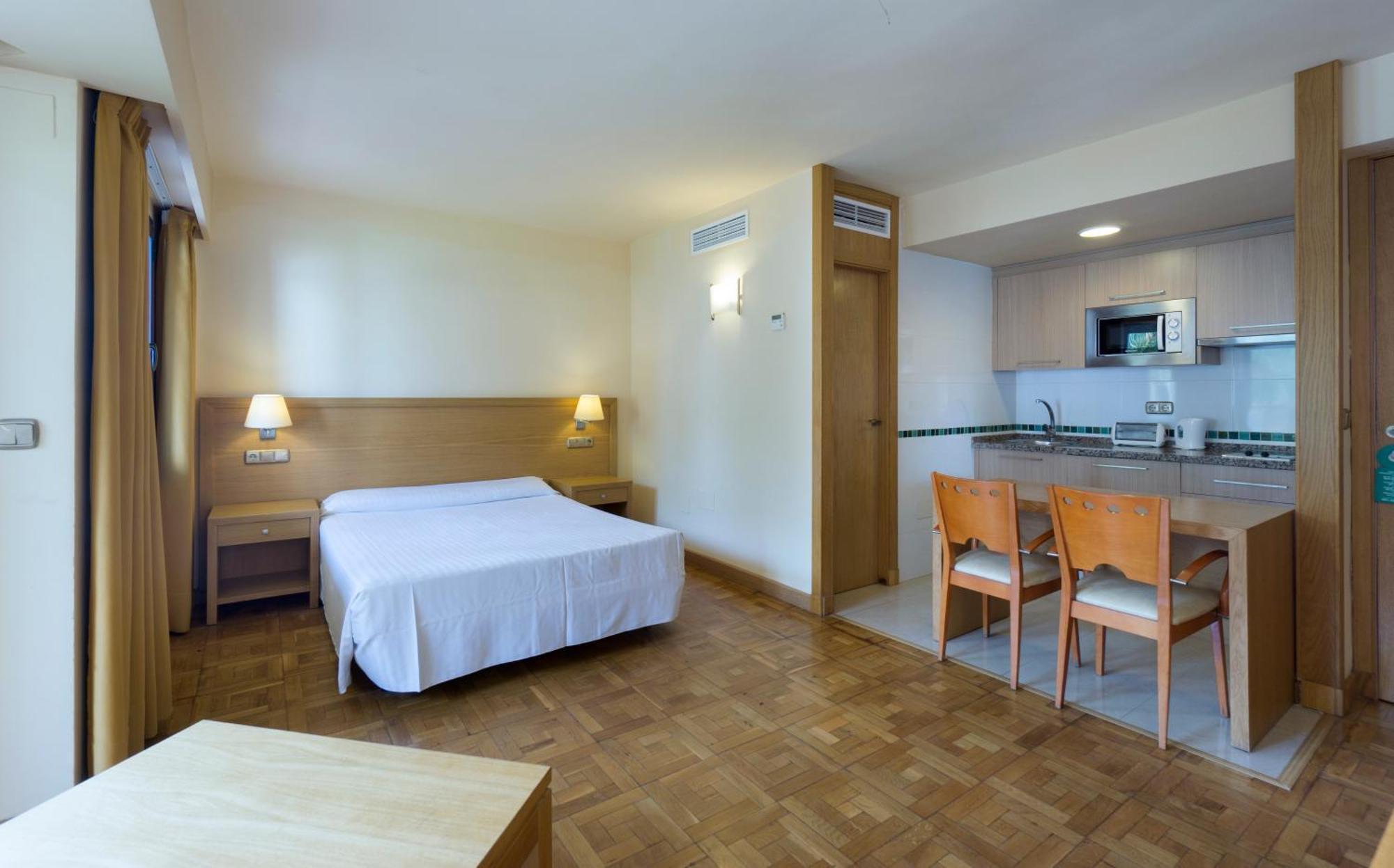Apartamentos Ms Pepita ベナルマデナ エクステリア 写真